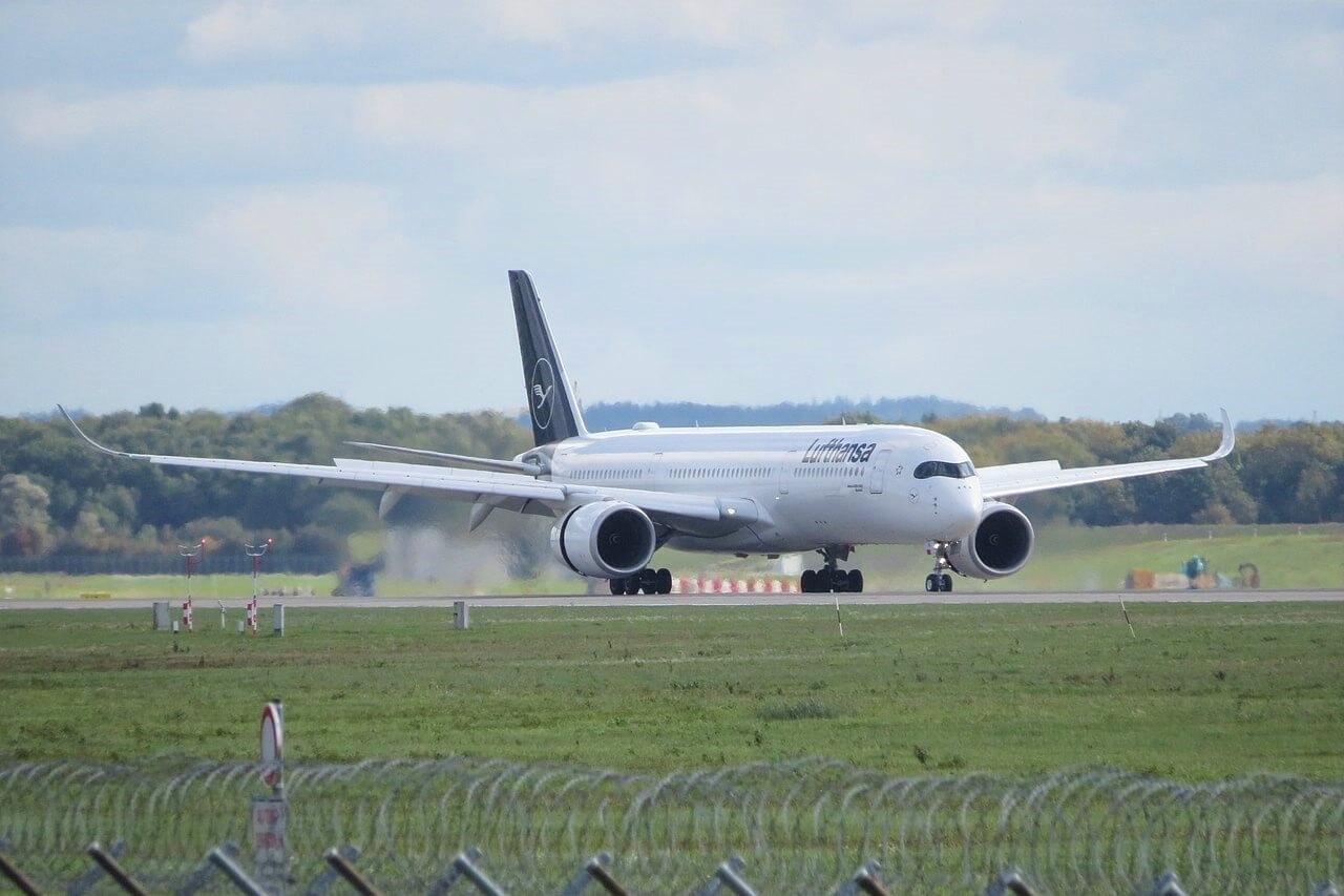 Lufthansa njofton fluturimin më të gjatë për pasagjerë në historinë e saj të fluturimeve Lufthansa njofton fluturimin më të gjatë për pasagjerë në historinë e saj të fluturimeve
