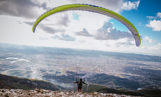 Miratohen rregullat e reja për fluturimin e Deltaplaneve dhe Paraglajdeve